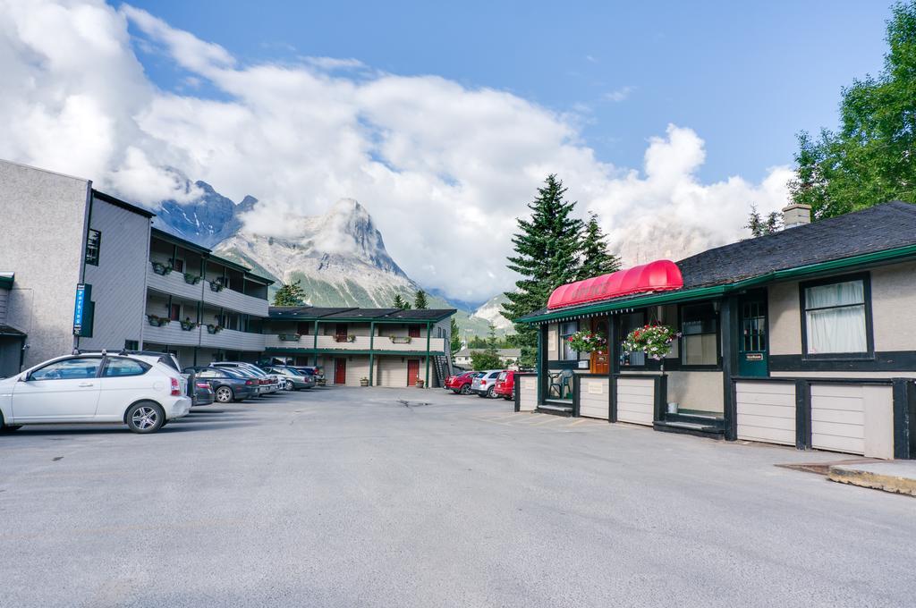 The Drake Inn Canmore Extérieur photo