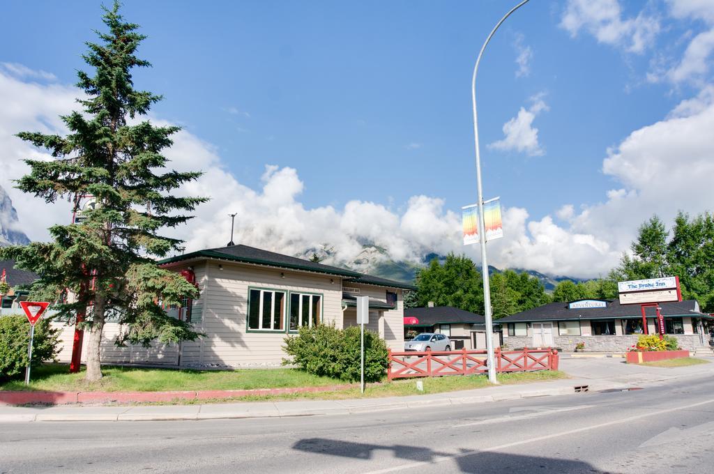 The Drake Inn Canmore Extérieur photo