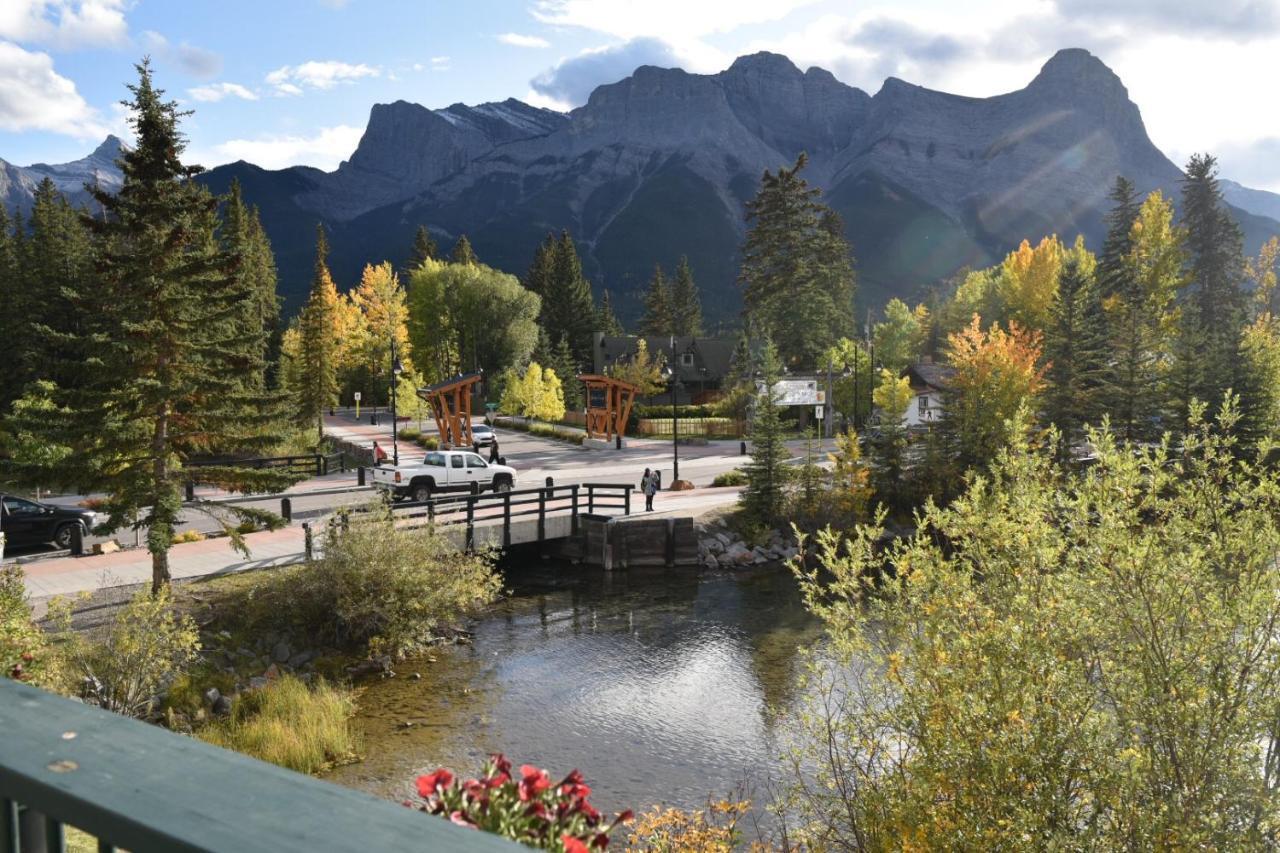 The Drake Inn Canmore Extérieur photo