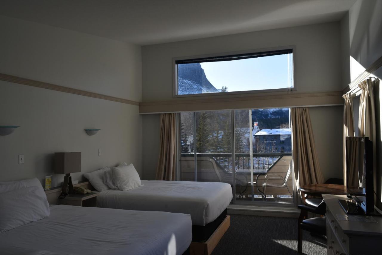 The Drake Inn Canmore Extérieur photo