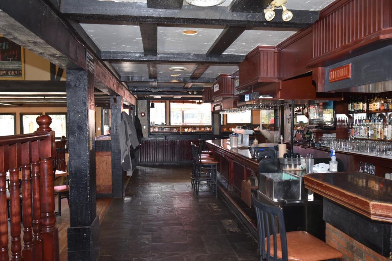 The Drake Inn Canmore Extérieur photo